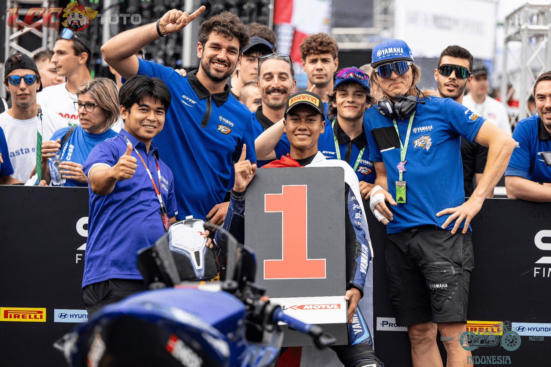 Kejutan Ajaib: Aldi Satya, Pembalap Indonesia, Menjadi Juara di Race 1 Yamaha R3 bLU cRU Italia dengan Kemenangan yang Sekebon
